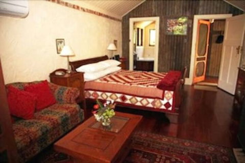 Fawkes House Country Spa Retreat - Accommodation Brisbane 6