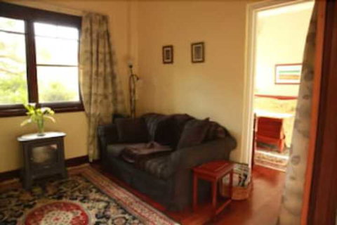 Fawkes House Country Spa Retreat - Accommodation Brisbane 3