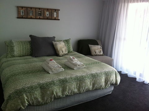 Corinella On The Esplanade Bed & Breakfast - Accommodation Brisbane 3
