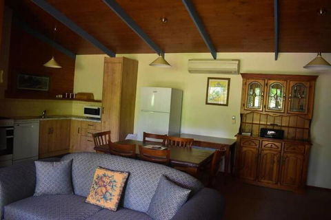 Clarendon Chalets - Accommodation Brisbane 5