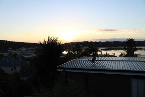 Pacific Heights Holiday Apartments & Munn's Tower House - Accommodation Brisbane 6
