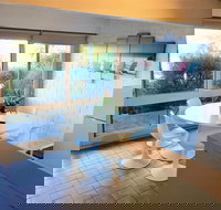 Pacific Heights Holiday Apartments  Munn's Tower House - Accommodation Brisbane