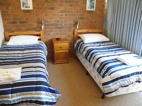 Pacific Heights Holiday Apartments & Munn's Tower House - Accommodation Brisbane 2