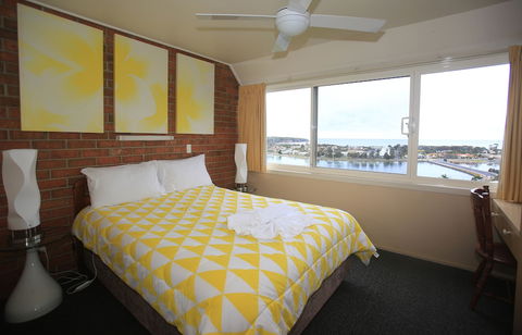 Pacific Heights Holiday Apartments & Munn's Tower House - Accommodation Brisbane 4