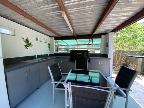 Palm View Holiday Apartments - Accommodation Brisbane 2