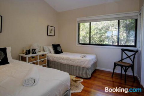 ROCKPOOL (4 Night Min) - Accommodation Brisbane 3