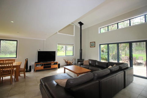 THE PALM FARM PET FRIENDLY WEEKLY ONLY - Accommodation Brisbane 2