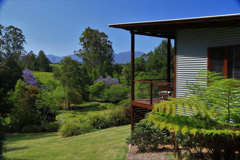 Lilypad Luxury Cabins - Accommodation Brisbane 5