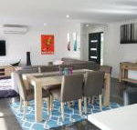 Bens Place modern  convenient - Accommodation Brisbane