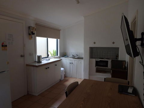Lazy Lobster Holiday Units & Chalets - Accommodation Brisbane 4
