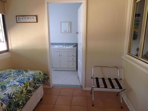 Lazy Lobster Holiday Units & Chalets - Accommodation Brisbane 2