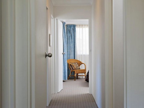 Intrepid Close Seaspray Unit 03 4 - Accommodation Brisbane 6