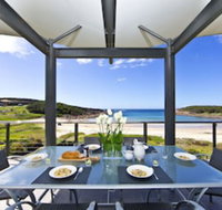 Sails on the Beachfront Exclusive Seaside Home - Accommodation Brisbane
