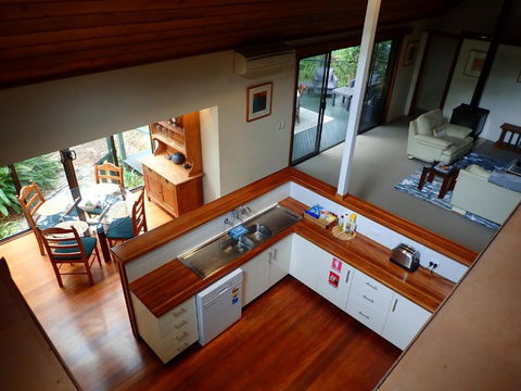 Lake Russell Retreat - Accommodation Brisbane 3