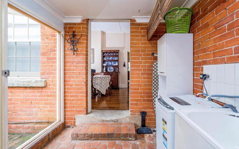 Azile 1875 Heritage Victorian Duplex - Accommodation Brisbane 2