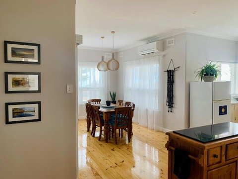 Jewel Of The South Beachfront Holiday Rental - Accommodation Brisbane 1