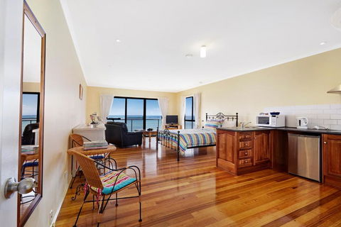 Clifftop Apartments Portland Vic - Accommodation Brisbane 2