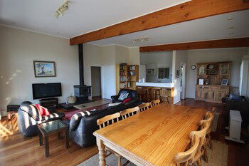 Fairways Close - Accommodation Brisbane 3