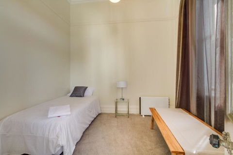 The Managers Residence - Accommodation Brisbane 7