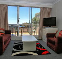Horizons 213 / 10 Kosciuszko Road - Accommodation Brisbane
