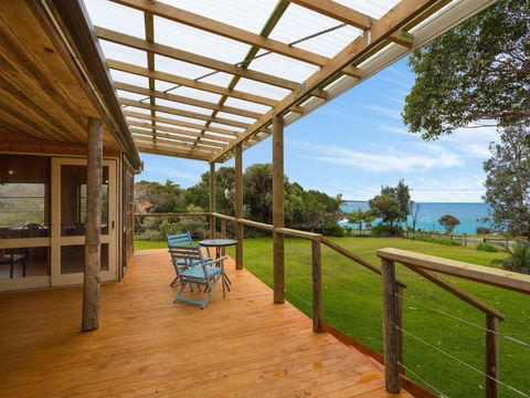 98 Ocean Parade Rustic Log Cabin - Accommodation Brisbane 6