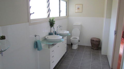 Lake Russell Lakeside Retreat - Accommodation Brisbane 5