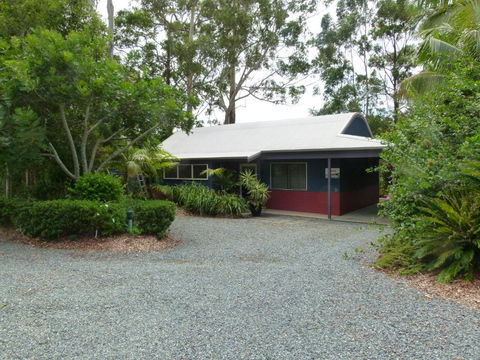 Lake Russell Lakeside Retreat - Accommodation Brisbane 6