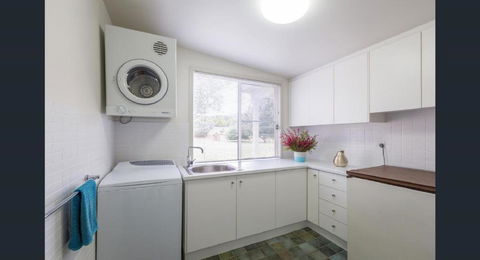 505 CONROD STRAIGHT MOUNT PANORAMA - Accommodation Brisbane 4