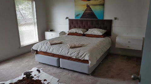 505 CONROD STRAIGHT MOUNT PANORAMA - Accommodation Brisbane 2