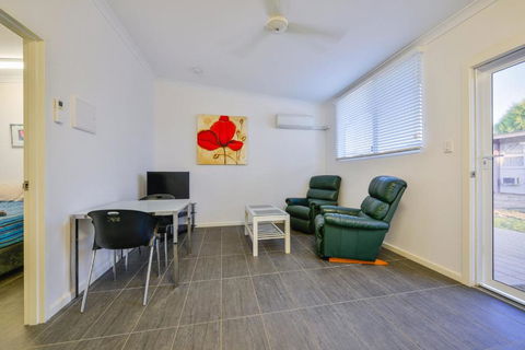 Getaway Villas Unit 38 2 1 Bedroom Self Contained Accommodation - Accommodation Brisbane 5