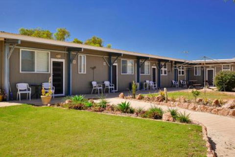 Getaway Villas Unit 38 2 1 Bedroom Self Contained Accommodation - Accommodation Brisbane 0