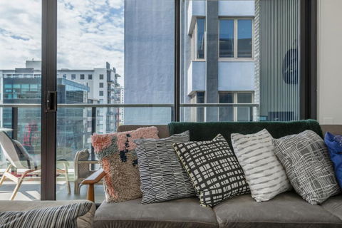 LIGHT AIRY SPACIOUS QUEENS ROAD APARTMENT - Accommodation Brisbane 6