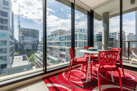 LIGHT AIRY SPACIOUS QUEENS ROAD APARTMENT - Accommodation Brisbane 2