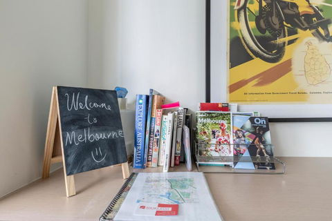 LIGHT AIRY SPACIOUS QUEENS ROAD APARTMENT - Accommodation Brisbane 1