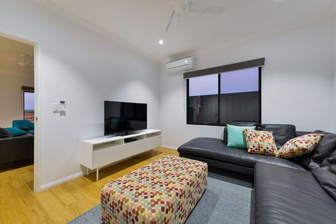 8 Kestrel Place - Accommodation Brisbane 2