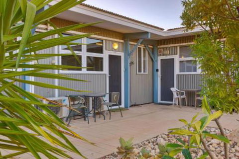 Getaway Villas Unit 38 5 1 Bedroom Self Contained Accommodation - Accommodation Brisbane 0