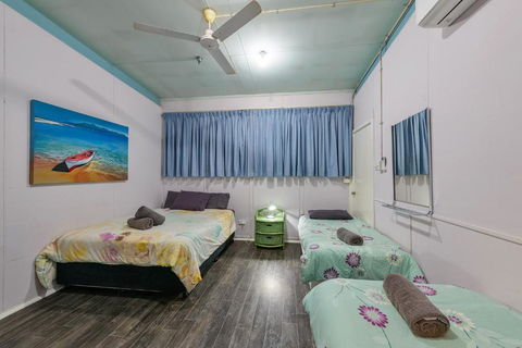 Getaway Villas Unit 38 10 2 Bedroom Self Contained Accommodation - Accommodation Brisbane 4