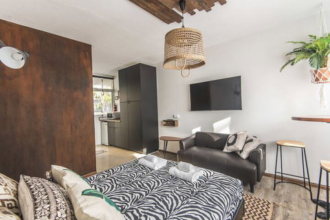 Manly Designer Studios - Accommodation Brisbane 7