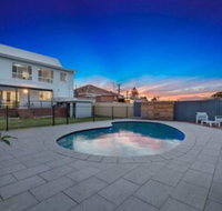 Waterview Beach house - Accommodation Brisbane