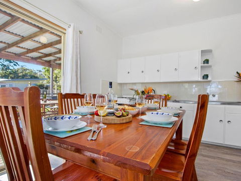 Beach Escape At Currarong Basic Family Accommodation - Accommodation Brisbane 3