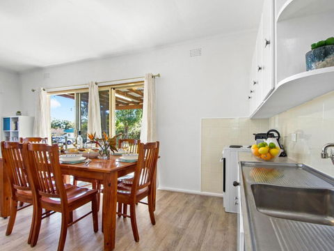 Beach Escape At Currarong Basic Family Accommodation - Accommodation Brisbane 1