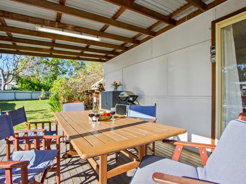 Beach Escape At Currarong Basic Family Accommodation - Accommodation Brisbane 4