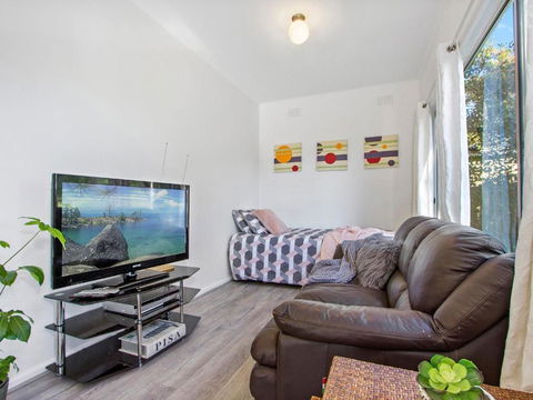 Beach Escape At Currarong Basic Family Accommodation - Accommodation Brisbane 5