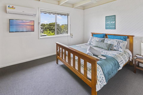 Tanjil A Stroll From The Water In Paynesville - Accommodation Brisbane 3
