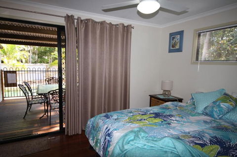 1 Naiad Court Lowset Family Home With Swimming Pool & Covered Deck. Pet Friendly - Accommodation Brisbane 5