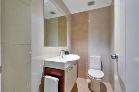 Oceana Darwin Central Oceanfront 3 Bedroom 2 Lounge Room Pool Gym Tennis Court Sleeps 9 - Accommodation Brisbane 5