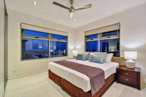 Oceana Darwin Central Oceanfront 3 Bedroom 2 Lounge Room Pool Gym Tennis Court Sleeps 9 - Accommodation Brisbane 6
