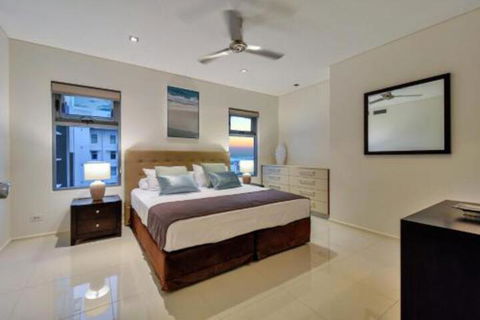 Oceana Darwin Central Oceanfront 3 Bedroom 2 Lounge Room Pool Gym Tennis Court Sleeps 9 - Accommodation Brisbane 4