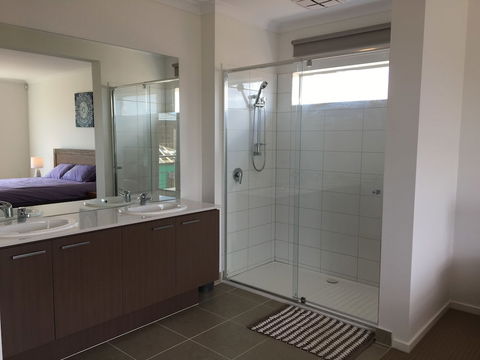 Apple House Point Cook - Accommodation Brisbane 1