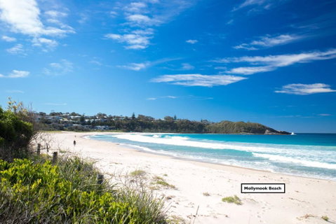143 Mitchell Pde Magnificent Outlook - Accommodation Brisbane 2